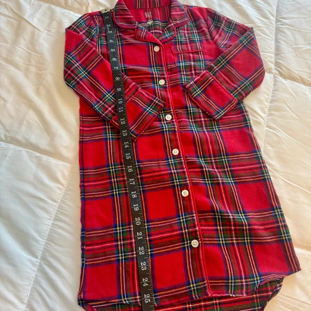 Gap Kids Christmas Plaid Button-Up Nightgown. Size 4 - Picture 5 of 7